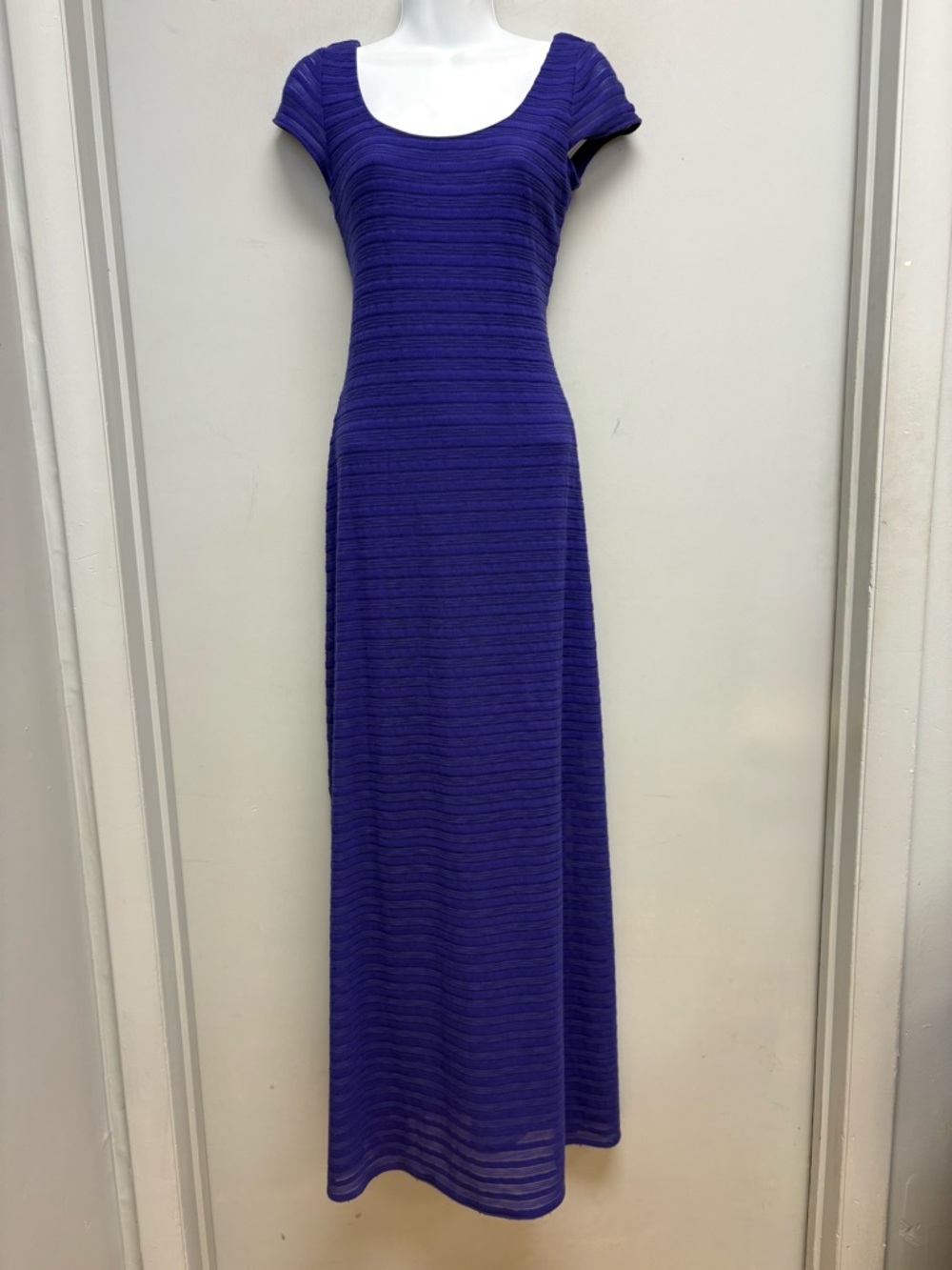 Lilly Pulitzer Purple Textured Maxi Dress Scoop Neck Side Slit Size Medium
